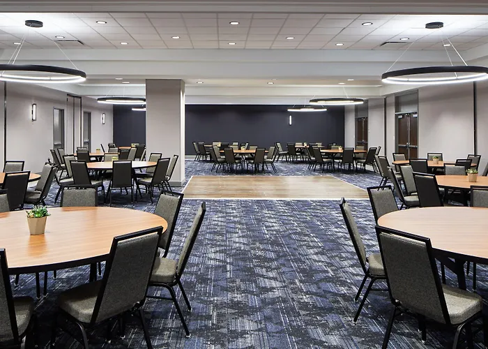 Courtyard By Marriott Detroit Downtown